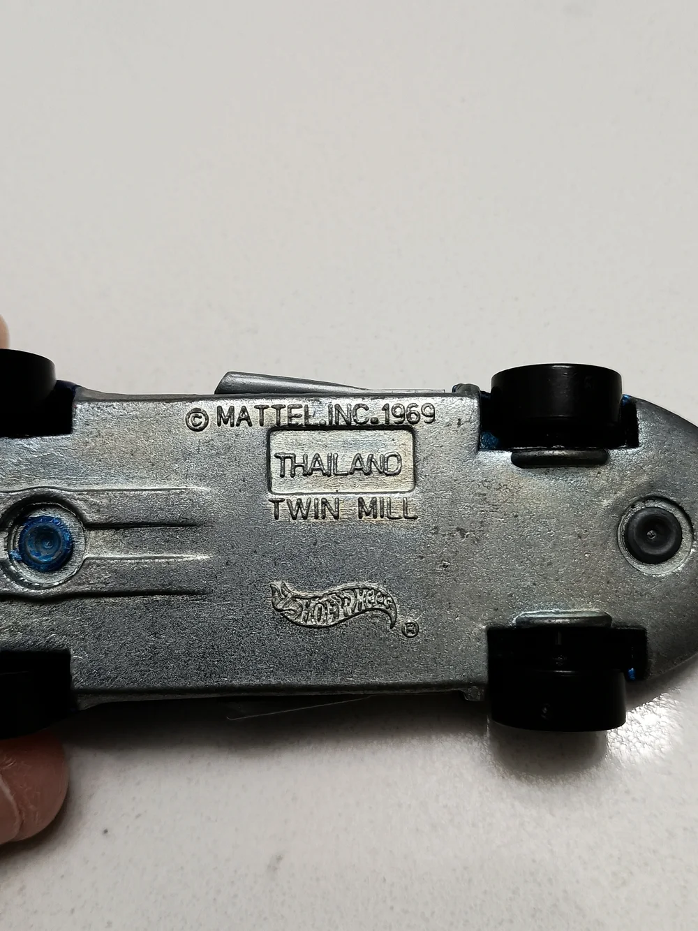 Pre-Owned Mattel Hot Wheels Twin Mill Blue Metallic With Silver/Yellow Tribal
